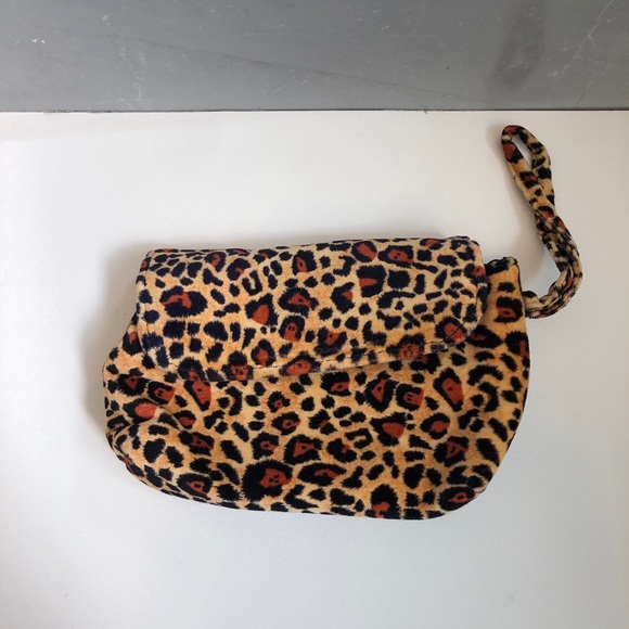 Susan Faris Cheetah Print Small Wrist Purse - Picture 6 of 11